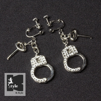 ぷち手錠（鍵付）イヤリング スワロフスキー仕様